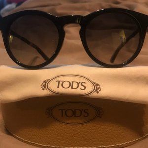 Tod's Sunglasses EUC